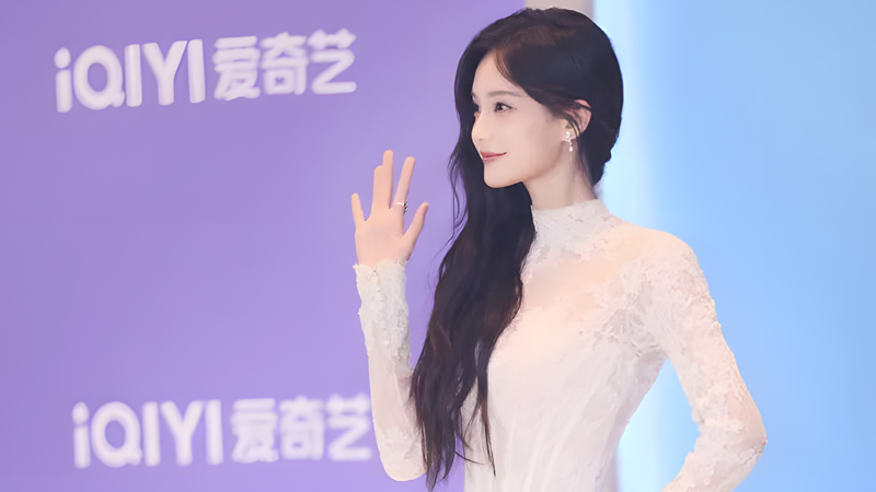 Decoding Li Yitong’s Fairy-Tale White Lace Gown