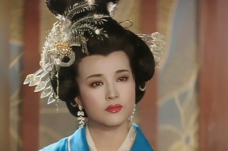 Liu Xiaoqing Revisits Empress Wu After 32 Years