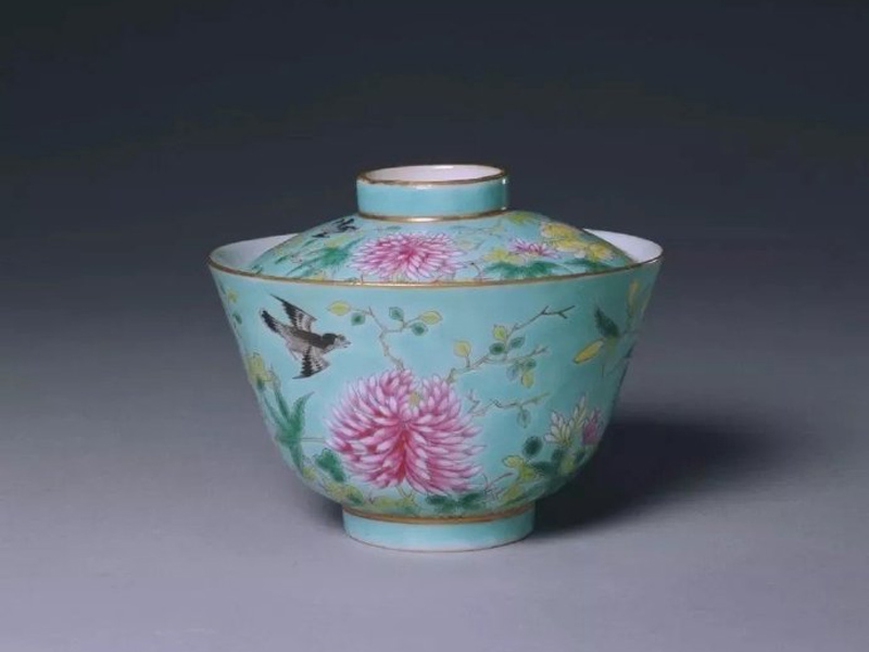 5 Pale Spring Chinese Artifacts