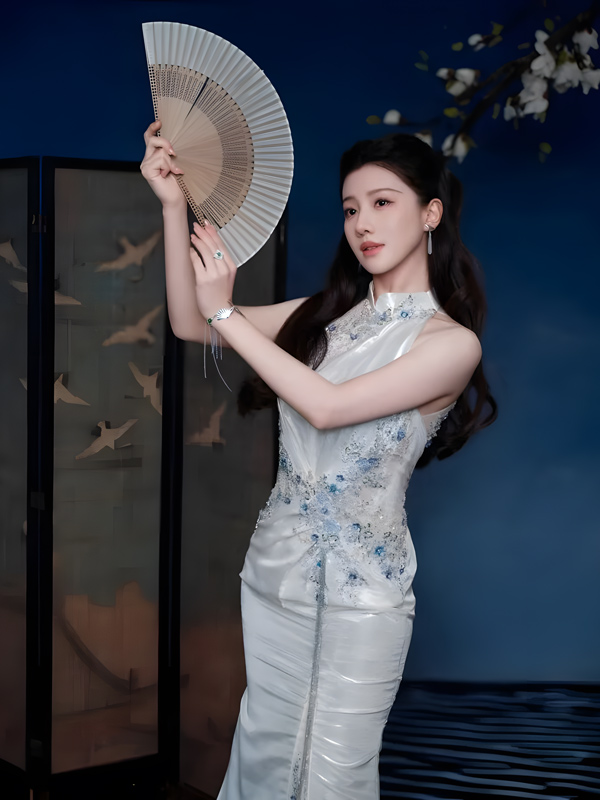 The Charm of Qipao in Wang Herun’s Guofeng Look