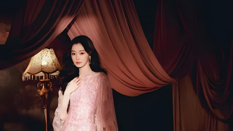The Quiet Glamour of Song Yi’s Red Carpet Look