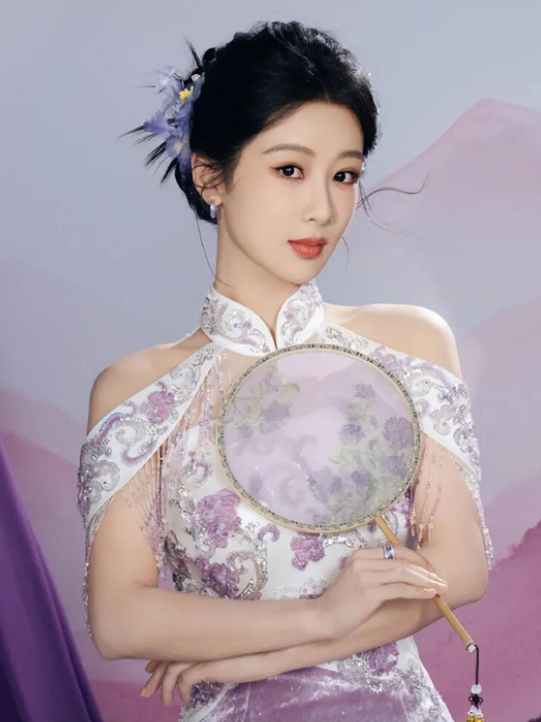 4 Actresses in Oriental Charm