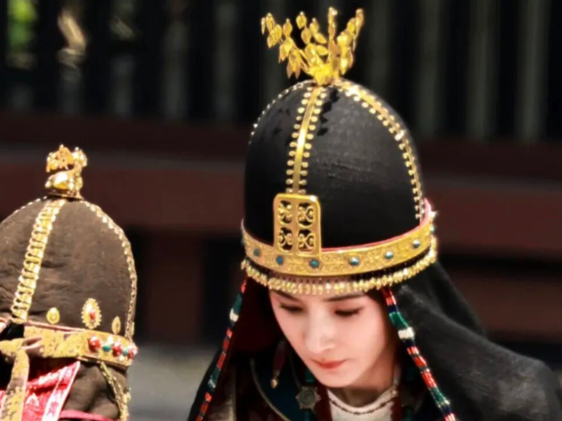 That Crazy Hat in Jiangshan Datong?
