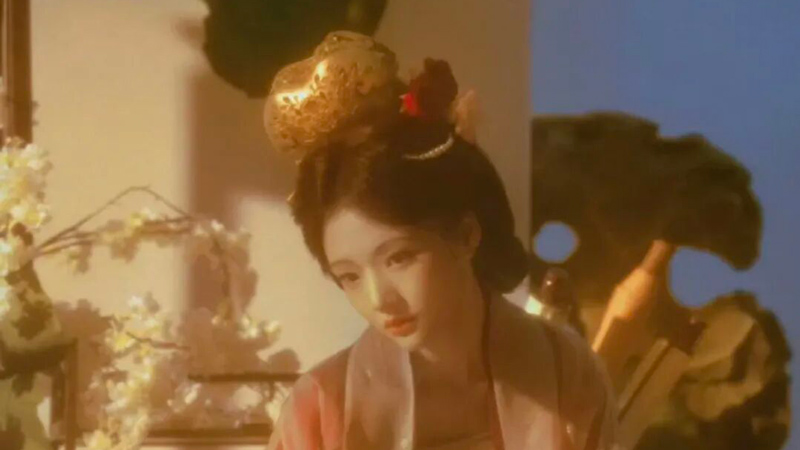 What Did a Song Dynasty Woman Wear on Her Head?