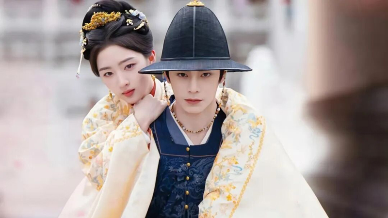 Ding Yuxi’s Ming Large Hat in When the Flowers Bloom