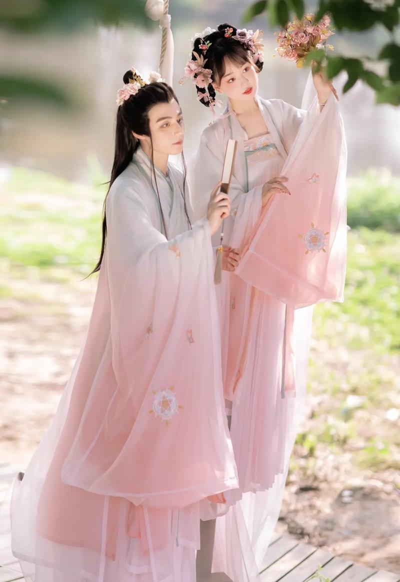 Qixi Festival Hanfu Date Guide for Couples