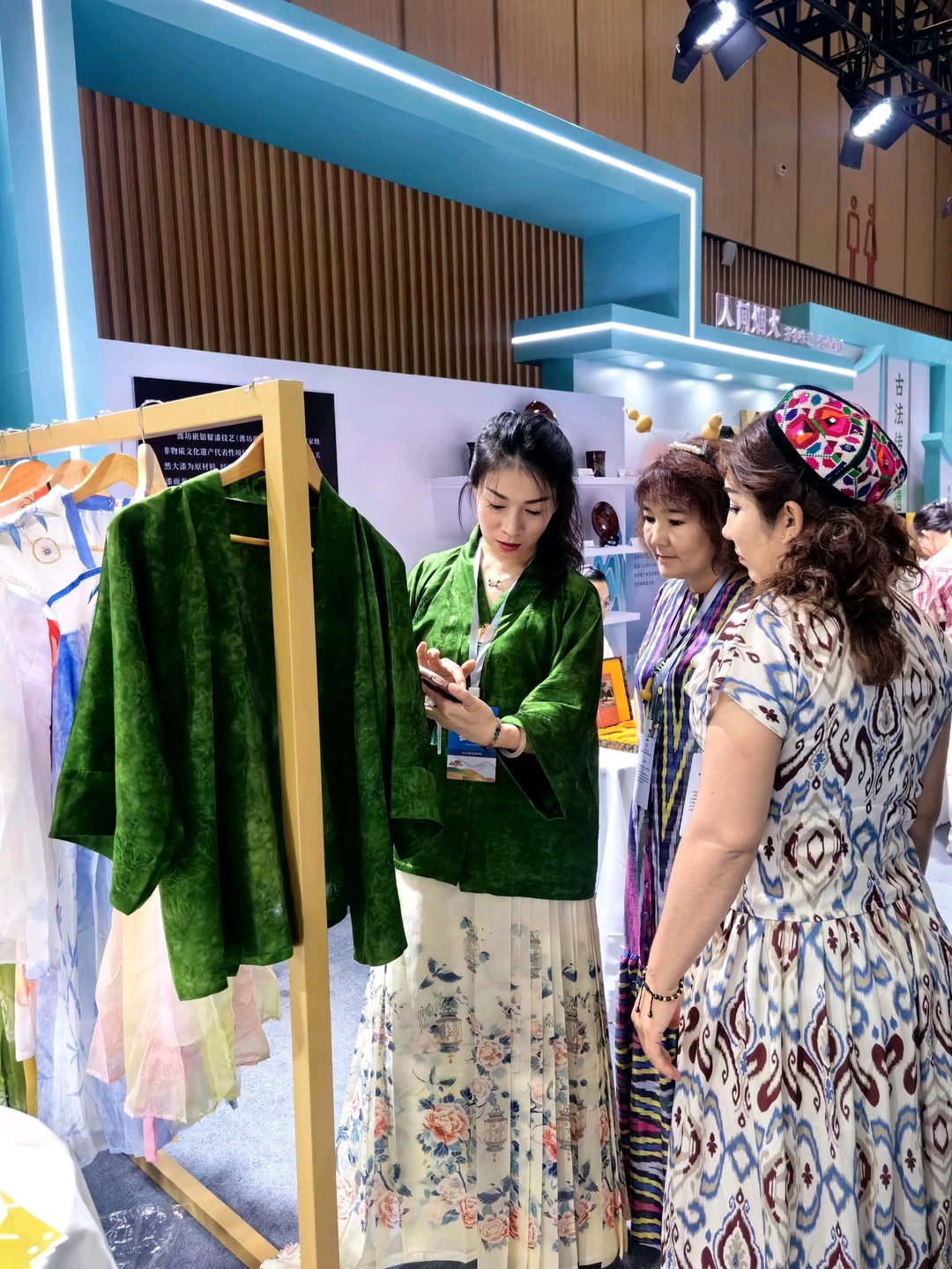Shihezi Expo 2026: Hanfu Craft and Luoyang Daxiushan
