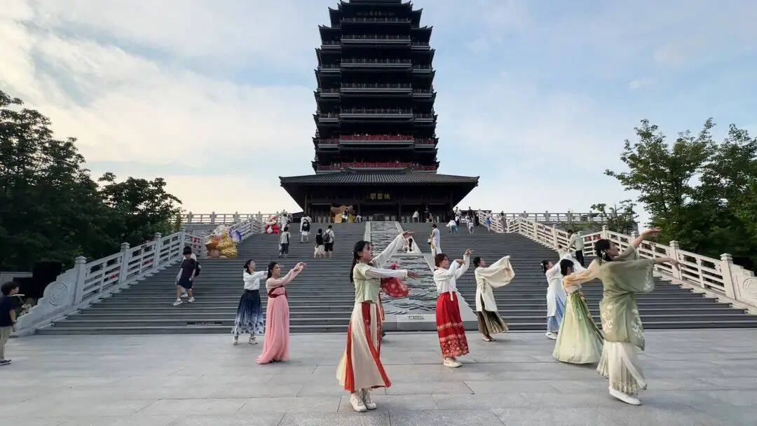 Taiwan Hanfu Enthusiasts Tour Shandong: Qufu and Caoxian