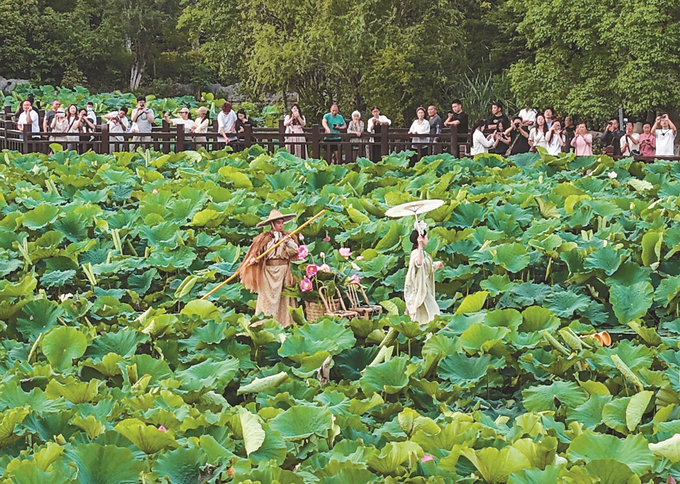Xuzhou Yunlong Lake Bamboo-Boat Hanfu Show