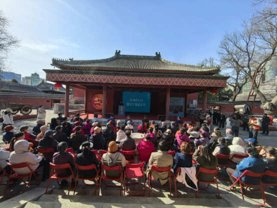 Huaxia Yiguan Chinese Costume Exhibition Opens at Beijing Folk Museum