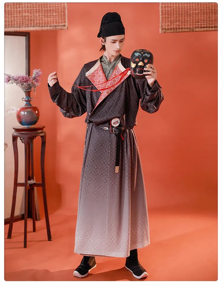 Mandarin Collar: How the Tang Yuanlingpao Circled the Globe