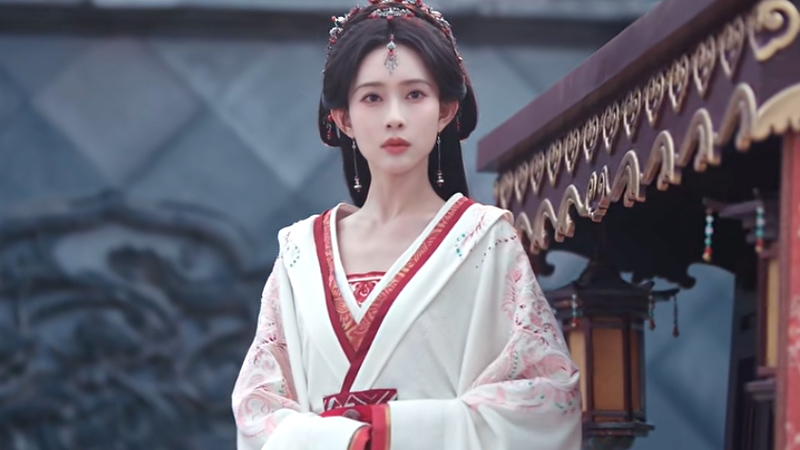 Did Ancient Chinese Fashion Really Predict the Modern V-Neck?