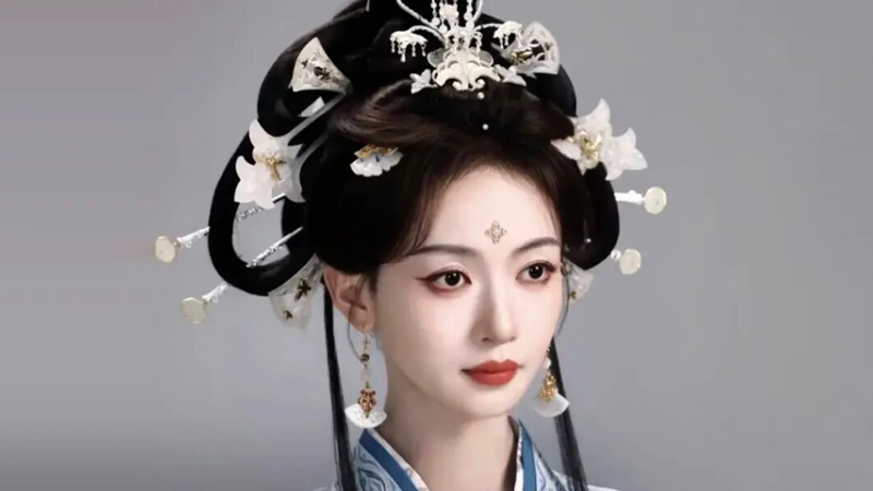 Plectrum Hairpins Shine in Feng Bu Qi