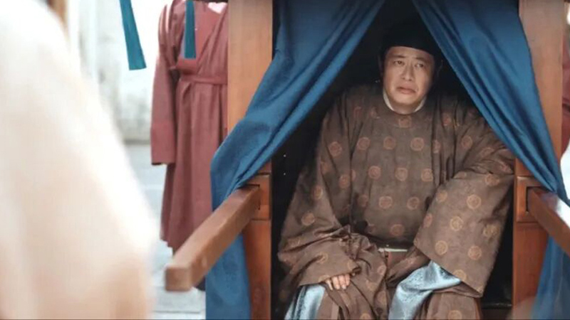 When Long Nails Marked Chinese Male Nobility