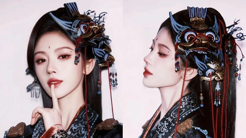 Why Is Ju Jingyi Wearing a Beast-Face Crown in Wanhua Shijie?