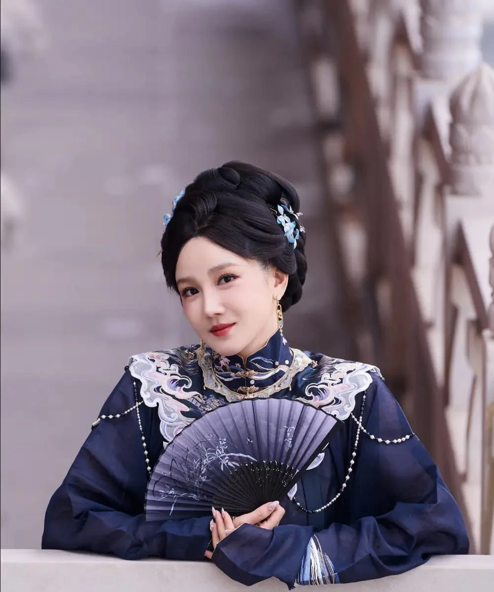 Chen Xiaoyun in Hanfu