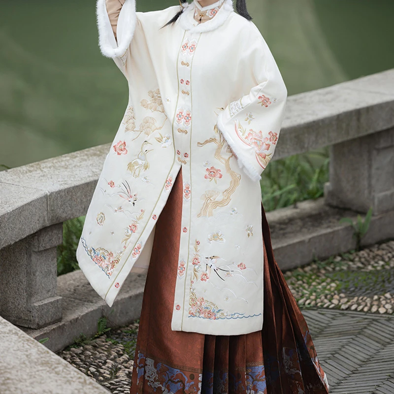 Women-Winter-Aoqun-Ming-Dynasty-Thick-Hanfu-Coat-4 Women Winter Aoqun Ming Dynasty Thick Hanfu Coat