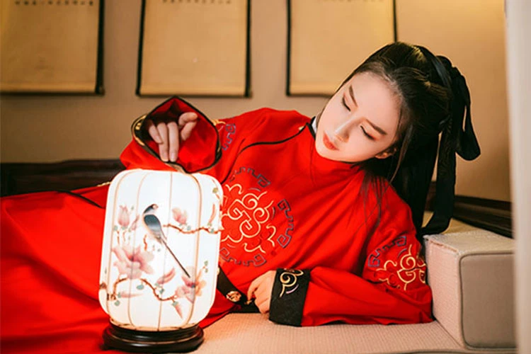 royal red hanfu robe