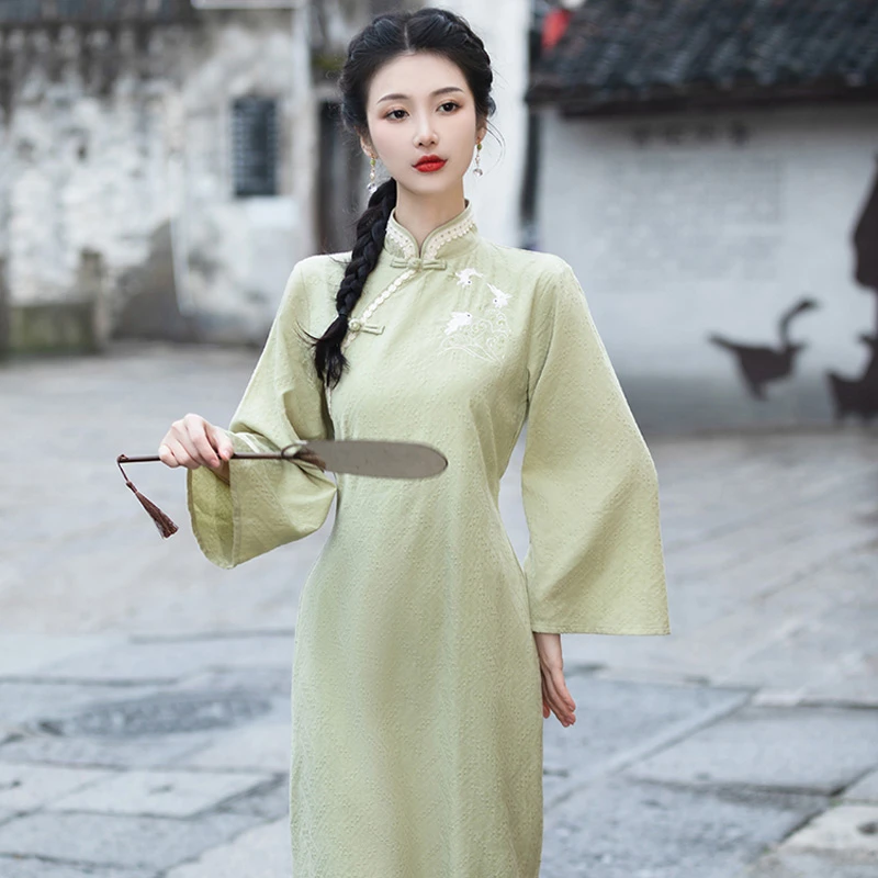 Vintage-Cheongsam-Spring-Women'-Embroidered-Qipao-Dresse-1 Vintage Cheongsam Spring Women Embroidered Qipao Dresses