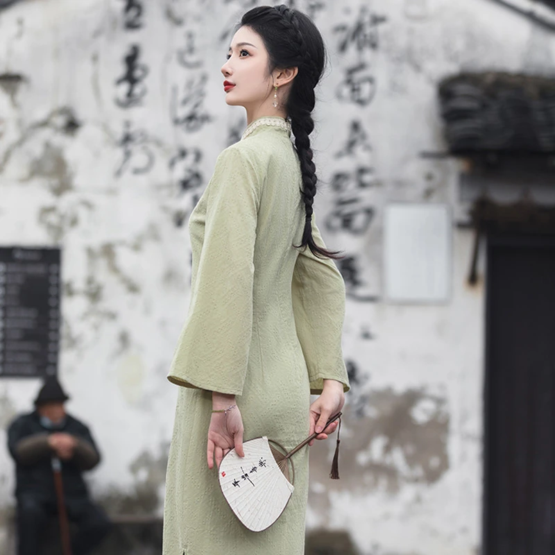 Vintage-Cheongsam-Spring-Women'-Embroidered-Qipao-Dresse-2 Vintage Cheongsam Spring Women Embroidered Qipao Dresses