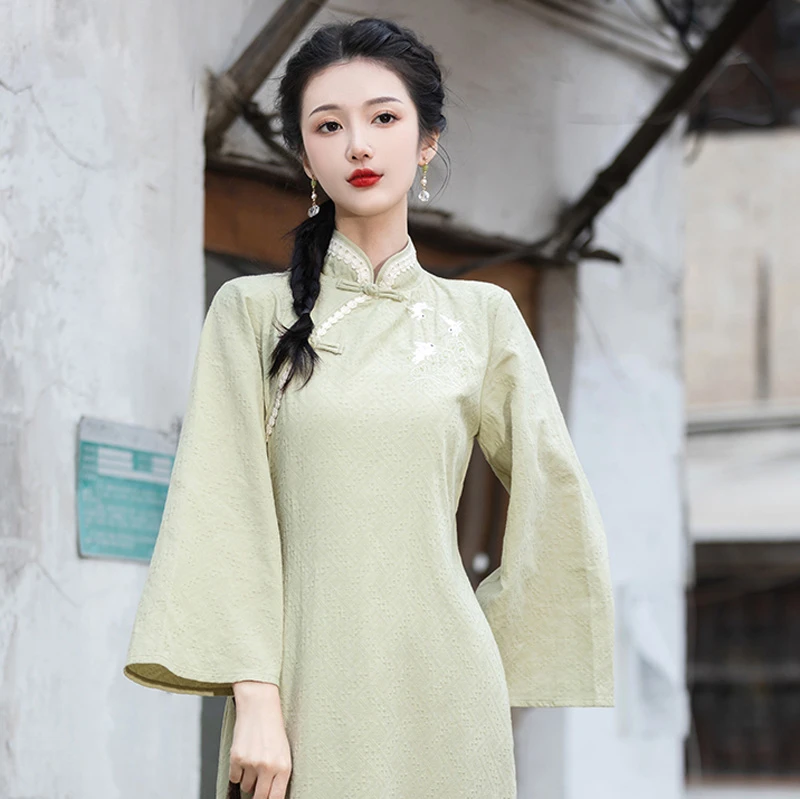 Vintage-Cheongsam-Spring-Women'-Embroidered-Qipao-Dresse-4 Vintage Cheongsam Spring Women Embroidered Qipao Dresses