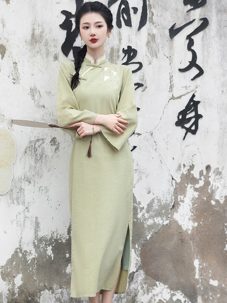 Vintage Cheongsam Spring Women Embroidered Qipao Dresses
