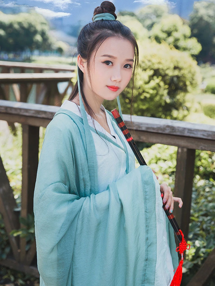 female poet hanfu