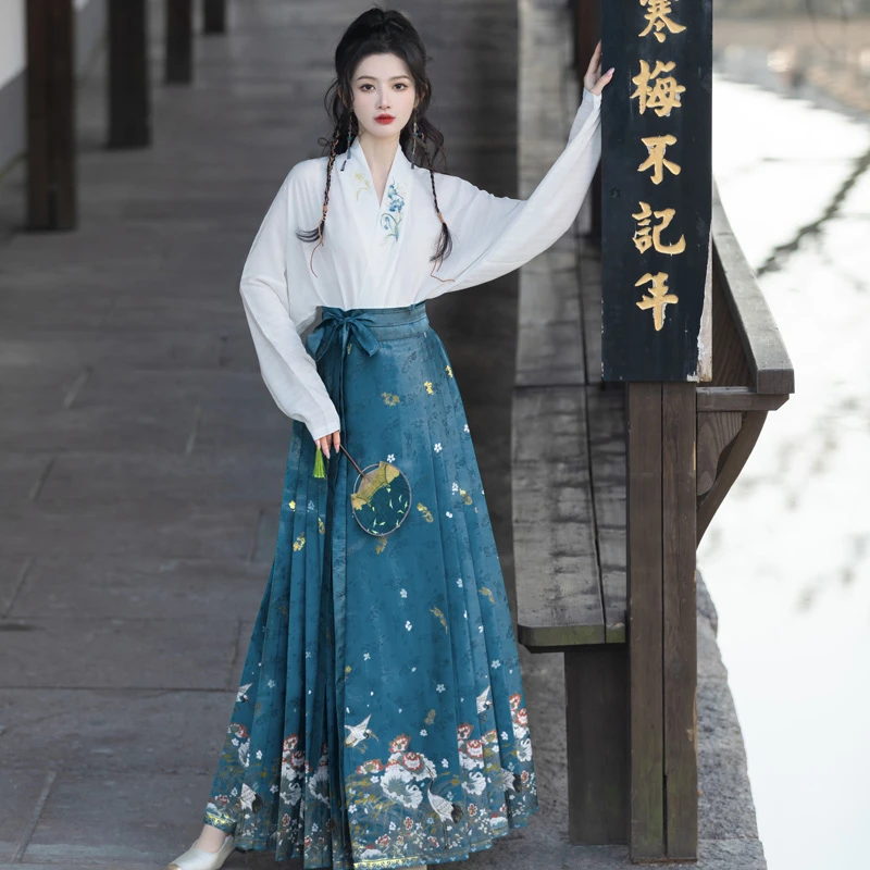 Women's-Spring-Ming-Dynasty-Hanfu-Modern-Fashion-Set-3 Women's Spring Ming Dynasty Hanfu Modern Fashion Set