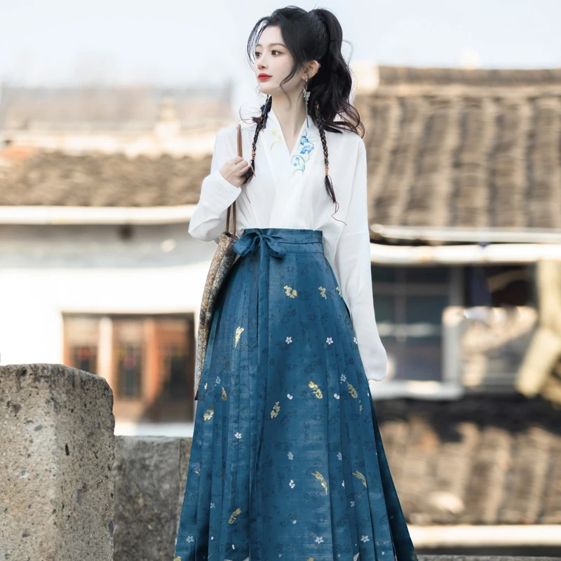 Women's-Spring-Ming-Dynasty-Hanfu-Modern-Fashion-Set-4 Women's Spring Ming Dynasty Hanfu Modern Fashion Set