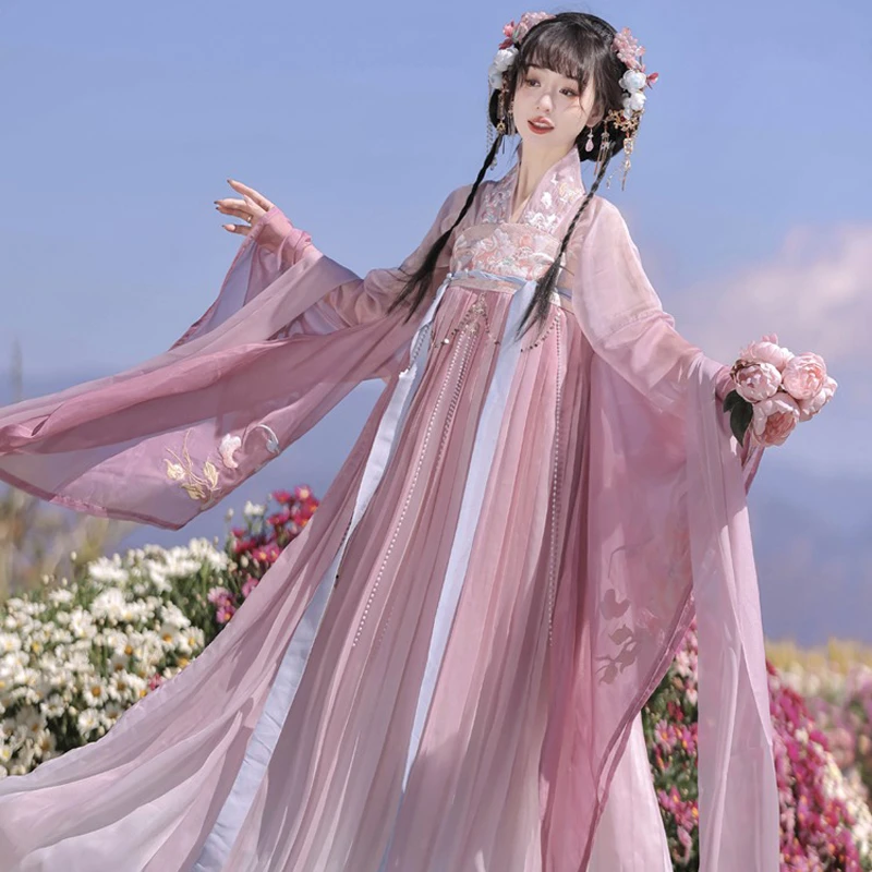 Ladies-Qixiong-Shanqun-North-and-South-Dynasty-Hanfu-Style-Embroidered-Large-Sleeve-Skirt-1 Ladies Qixiong Shanqun North and South Dynasty Hanfu Style Embroidered Large Sleeve Skirt