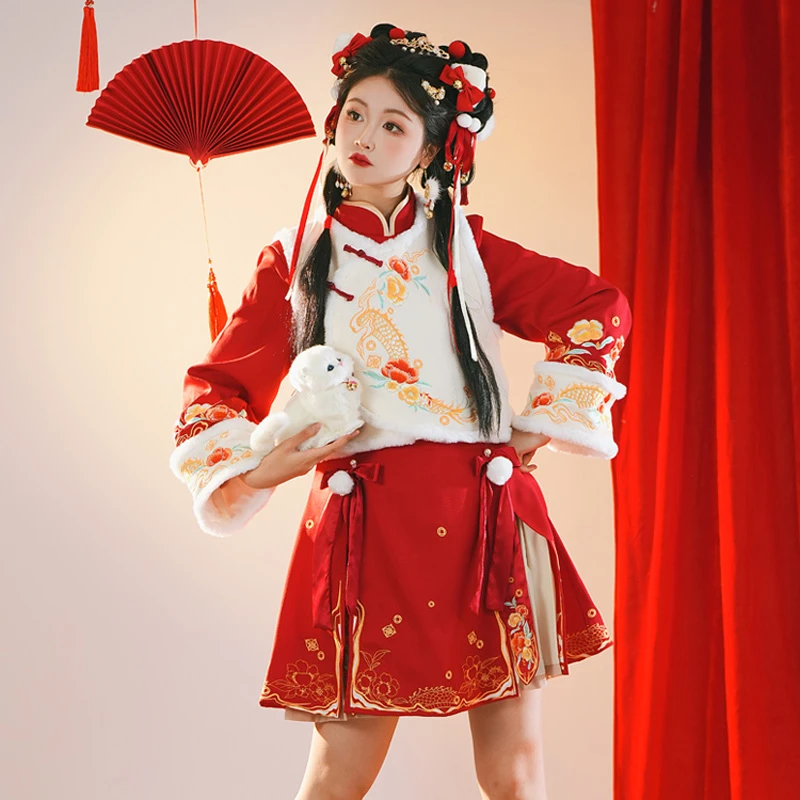 Chinoiserie-Short-Skirt-Winter-Red-Hanfu-Suit-for-New-Year-Wear-3 Chinoiserie Short Skirt Winter Red Hanfu Suit for New Year's Wear