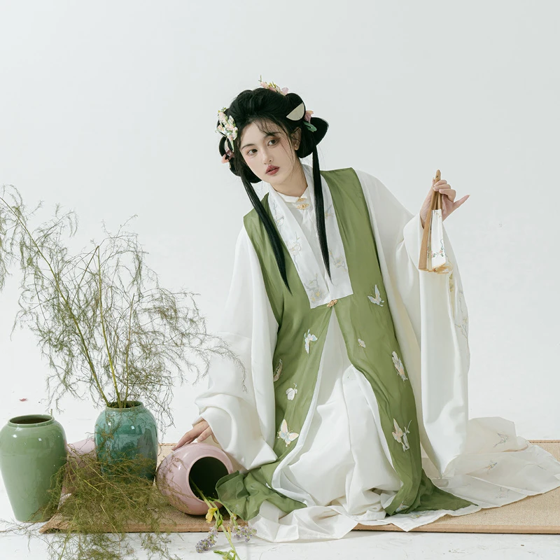 Fall-Ming-Dynasty-Hanfu-Long-Aoqun-Costume-for-Women-3 Fall Ming Dynasty Hanfu Long Aoqun Costume for Women