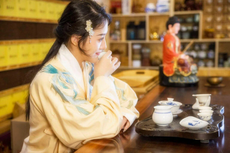 Hanfu Weddings, Traditional and Modern Bridal Attire
