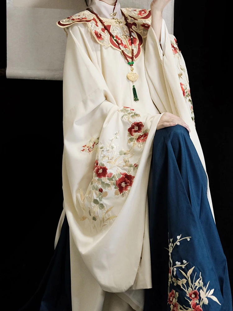 Traditional Ming Dynasty Hanfu Slant Lapel Shirt Embroidered Mamian Skirt