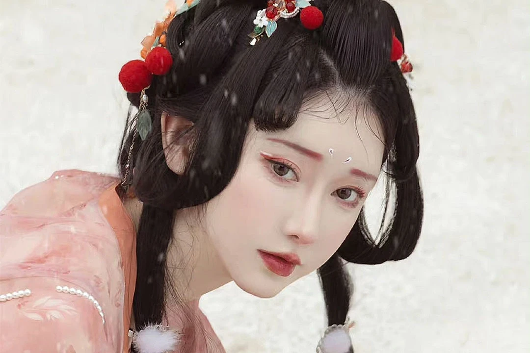 The Charms of Pink Hanfu, From Rose to Peach
