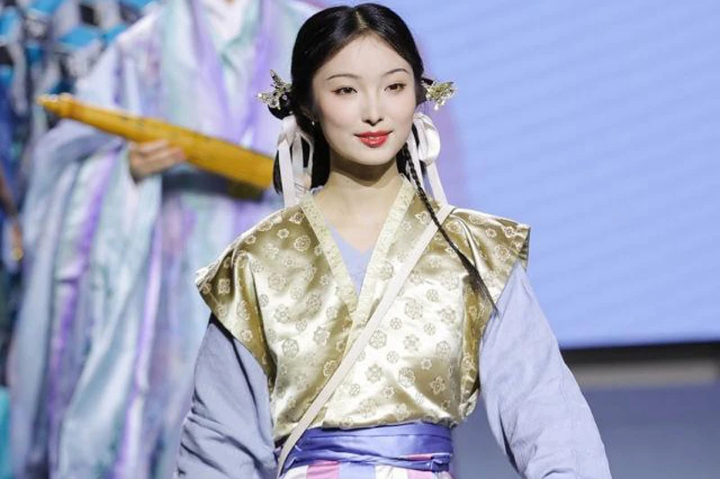 Meets Modern Hanfu Trends: The 2024 Hanfu Festival