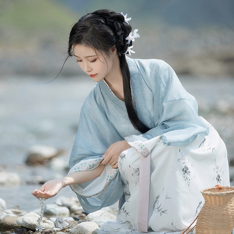 Women's-Qiyao-Ruqun-Jin-Dynasty-Spring-Skirt-3 Women's Qiyao Ruqun Jin Dynasty Spring Skirt