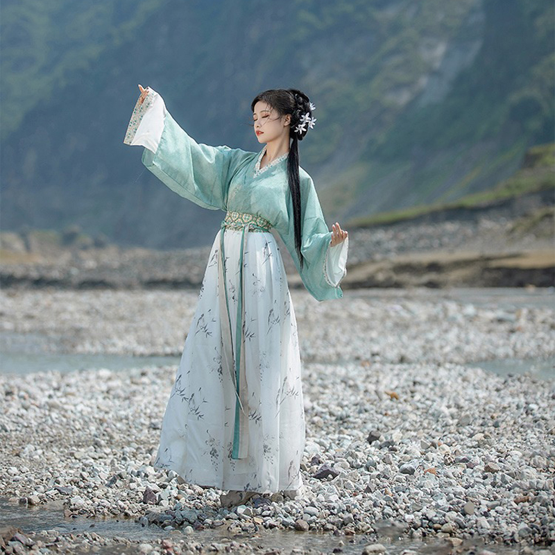 Women's-Qiyao-Ruqun-Jin-Dynasty-Spring-Skirt-4 Women's Qiyao Ruqun Jin Dynasty Spring Skirt