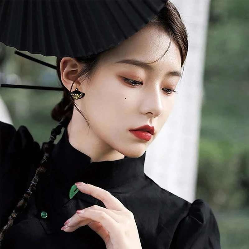 Ladies-Cheongsam-Earrings-Elegant-Scalloped-Black-Ear-Jewellery-2 Ladies Cheongsam Earrings Elegant Scalloped Black Ear Jewellery