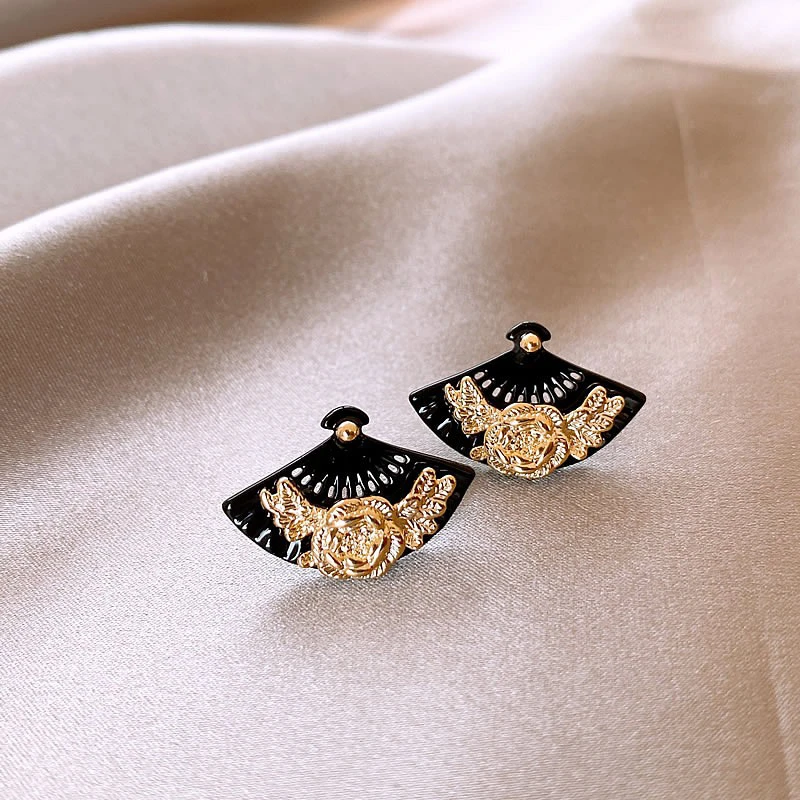 Ladies-Cheongsam-Earrings-Elegant-Scalloped-Black-Ear-Jewellery-3 Ladies Cheongsam Earrings Elegant Scalloped Black Ear Jewellery