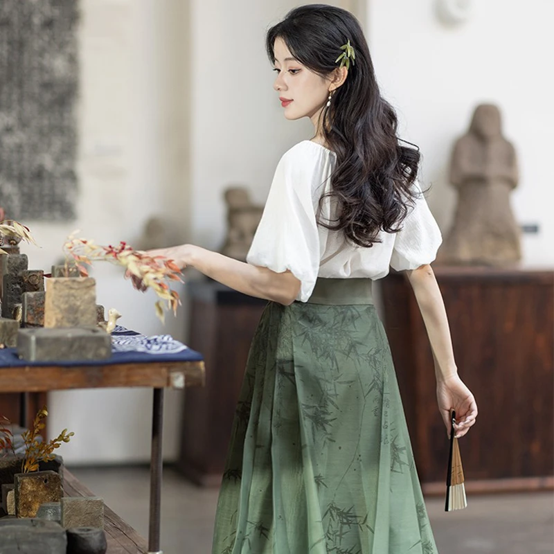 Women-Ming-Dynasty-Hanfu-Green-Ma-Mian-Skirt-Summer-New-Fashion-2 Women Ming Dynasty Hanfu Green Ma Mian Skirt Summer New Fashion
