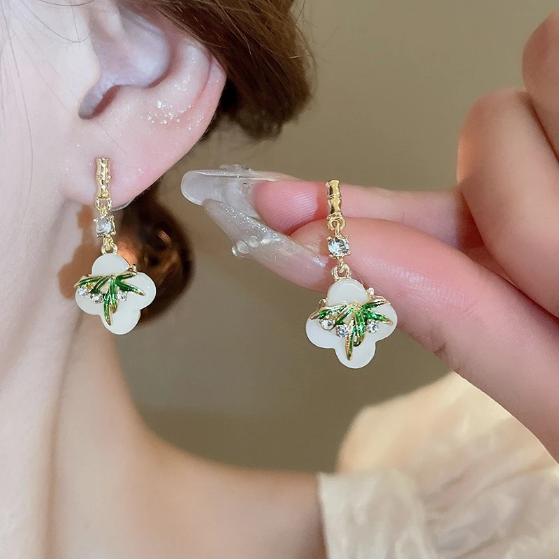 Niche-Earrings-Clouds-Bamboo-Leaves-Retro-Earrings-Hanfu-Cheongsam-Accessories-1 Gold Leaf