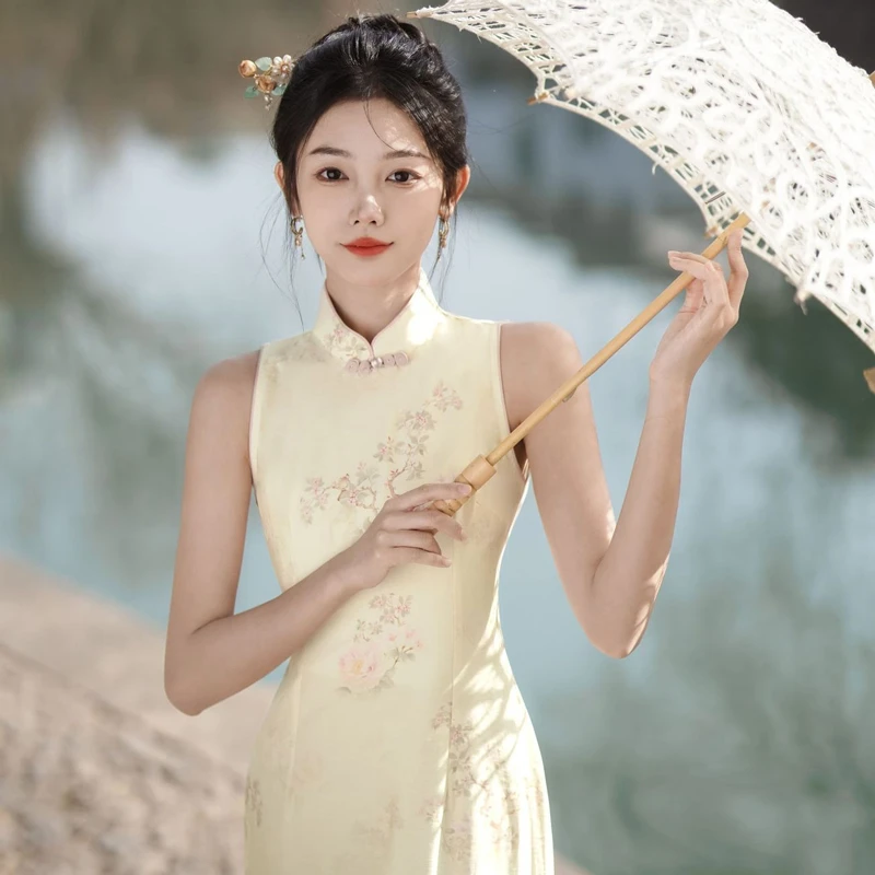 Sleeveless-Cheongsam-Ladies-Elegant-Beige-Long-Qipao-5 Sleeveless Cheongsam Ladies Elegant Beige Long Qipao