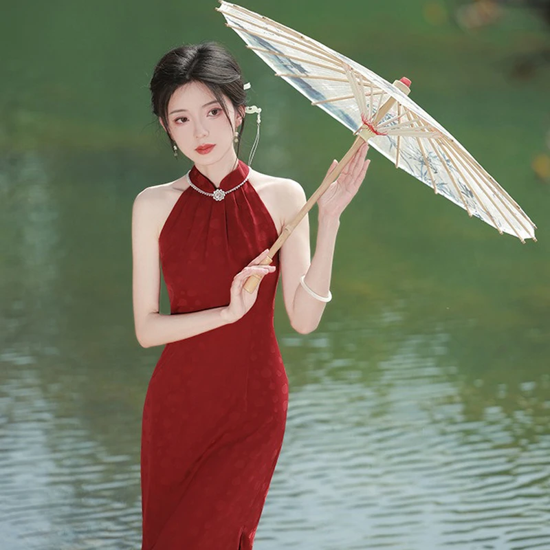 Red-Cheongsam-Improved-Style-Chinese-Wedding-Dresses-for-Summer-4 Red Cheongsam Improved Style Chinese Wedding Dresses for Summer
