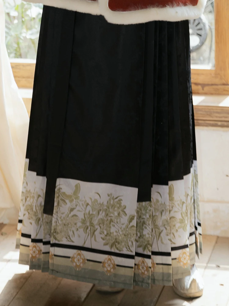 Women's Ming Dynasty Winter Hanfu Aoqun Warm Daily Wear