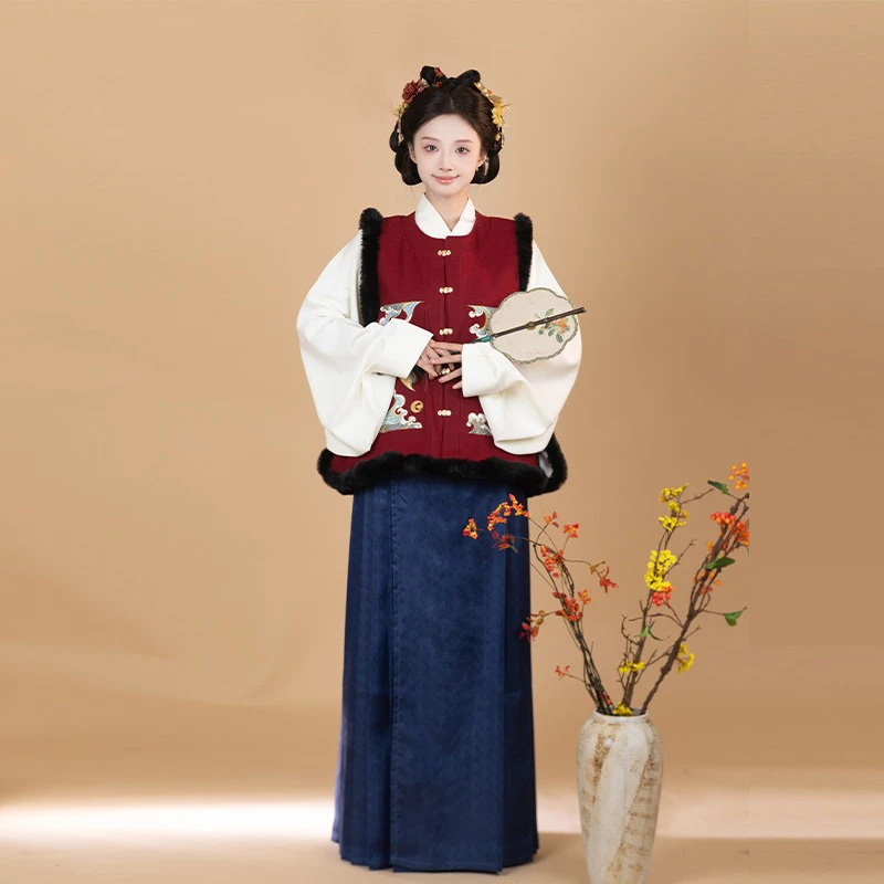 Ming-Dynasty-New-Year-Hanfu-Ladies-Elegant-Winter-Suit-1 Tides Grace