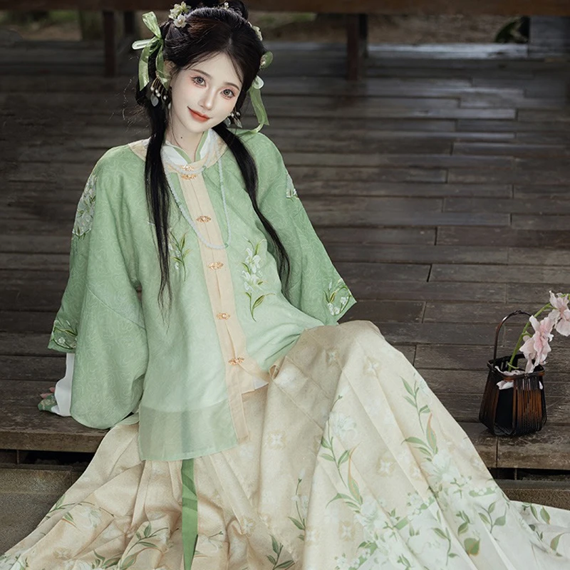 Green-Style-Ming-Dynasty-Women's-Ma-Mian-Dress-Spring-Dresses-1 Green Style Ming Dynasty Women's Ma Mian Dress Spring Dresses