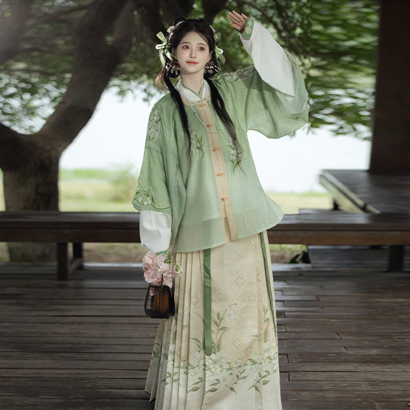 Green-Style-Ming-Dynasty-Women's-Ma-Mian-Dress-Spring-Dresses-2 Green Style Ming Dynasty Women's Ma Mian Dress Spring Dresses
