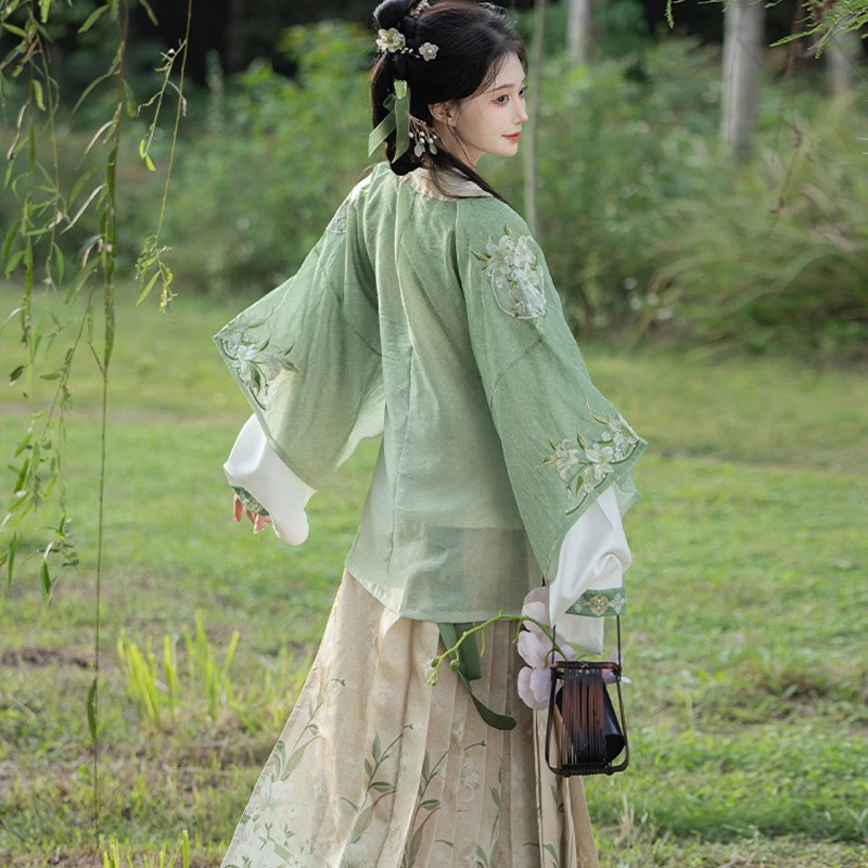 Green-Style-Ming-Dynasty-Women's-Ma-Mian-Dress-Spring-Dresses-3 Green Style Ming Dynasty Women's Ma Mian Dress Spring Dresses
