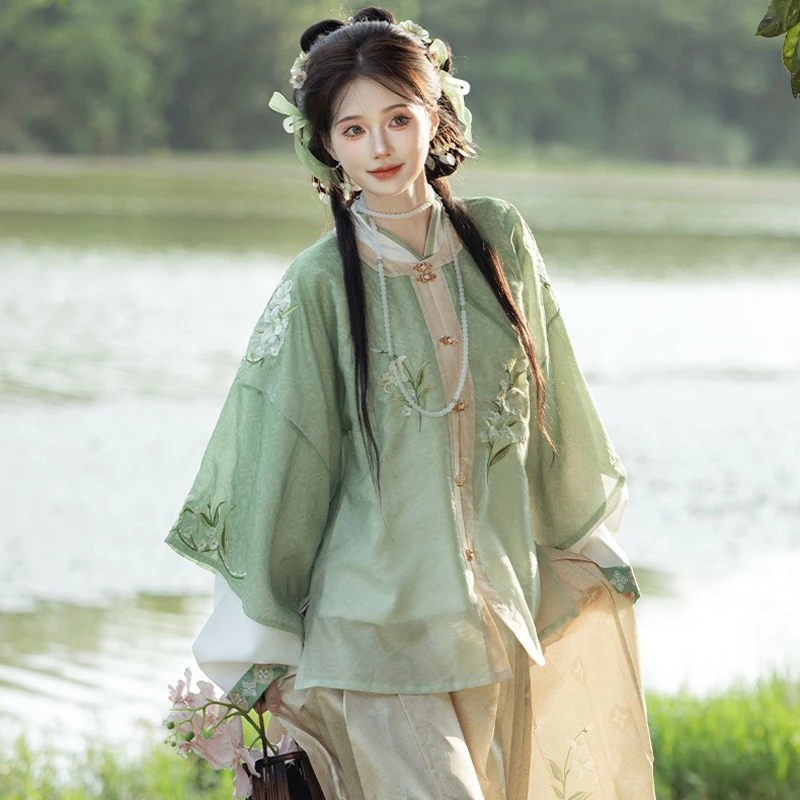 Green-Style-Ming-Dynasty-Women's-Ma-Mian-Dress-Spring-Dresses-4 Green Style Ming Dynasty Women's Ma Mian Dress Spring Dresses